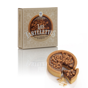 Λαχταριστή τάρτα με μπισκότο βανίλιας, λευκή κρέμα, μύρτιλο και φράουλα από την Laurence. Για τις πιο γλυκές στιγμές σας -Nush